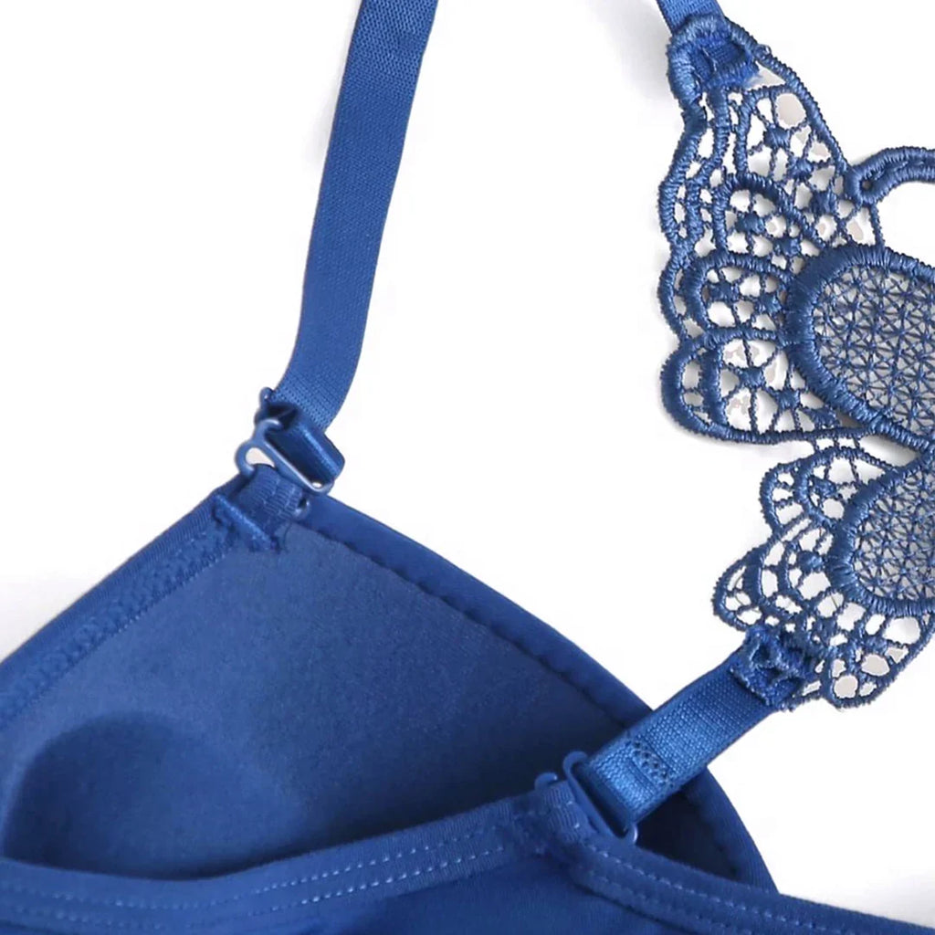 Butterfly 🦋 Style Fashion Bra Set Packs Of 3 Buy 1 Get 2 Free ( Free Delivery Is Available All Over Pakistan)