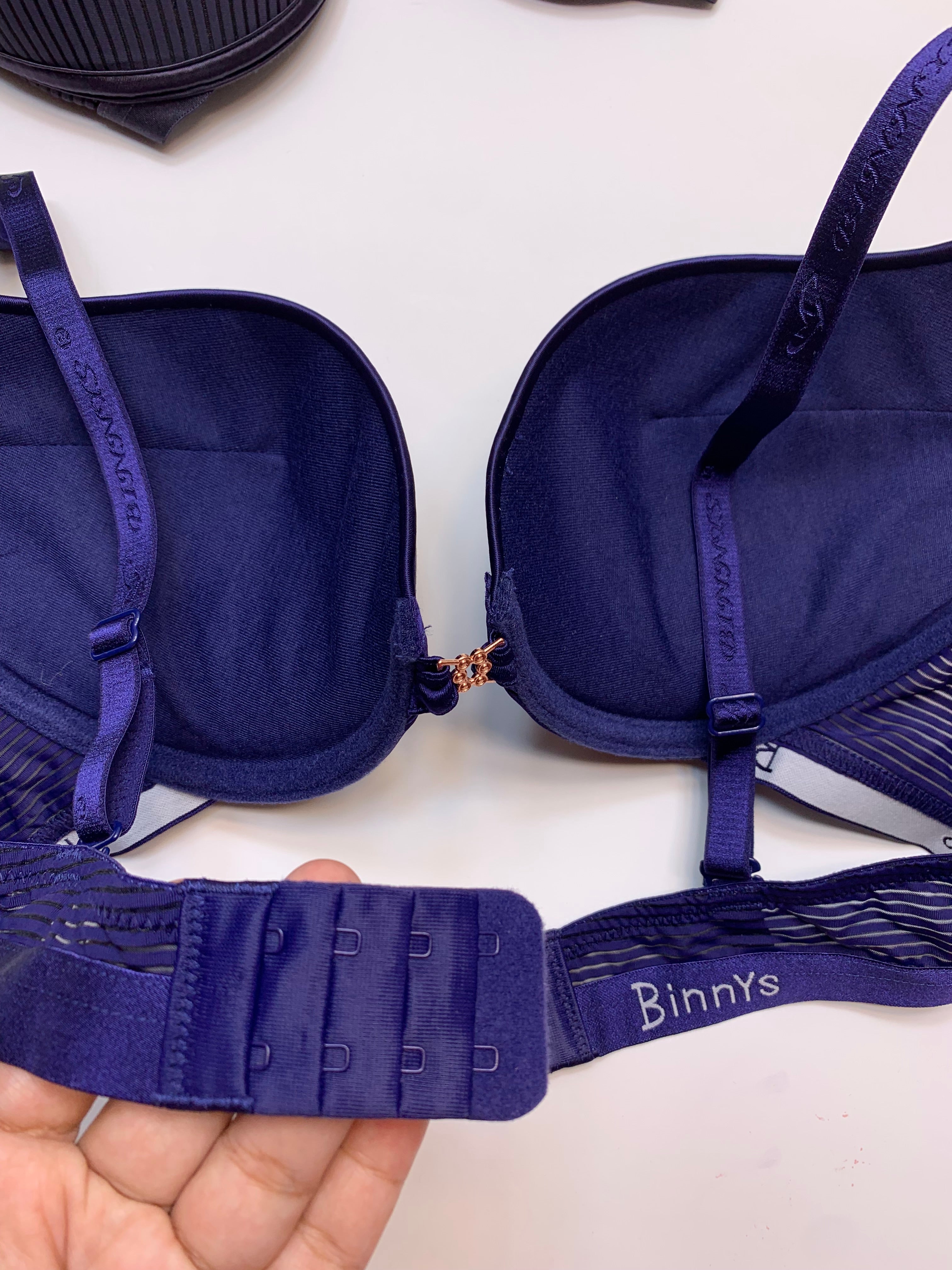 (34-40)B Binnys Most Demanding Plunge Bra (150)*