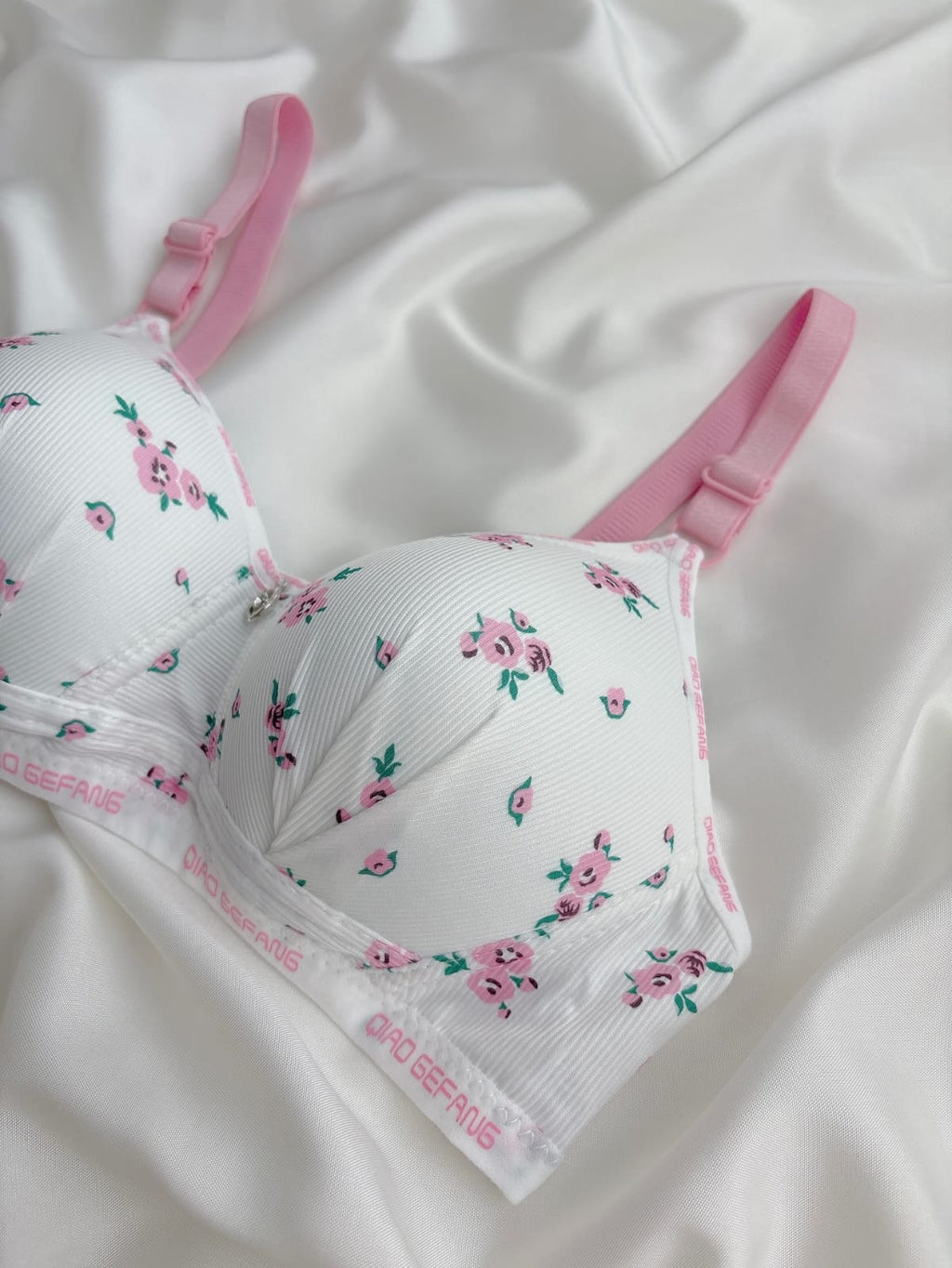 Elegant Push-Up Bra – Comfort & Lift