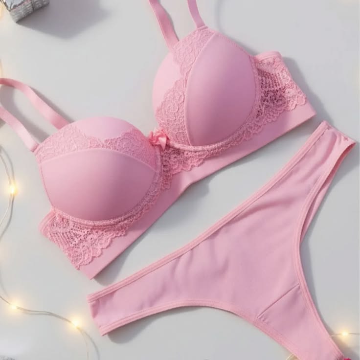 Elegant Lace Padded Underwire Bra – Premium Comfort & Support